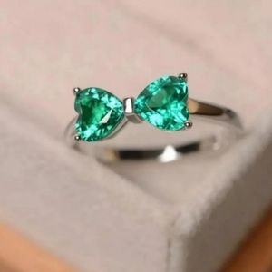 NEW EMERALD RING SILVER PLATED